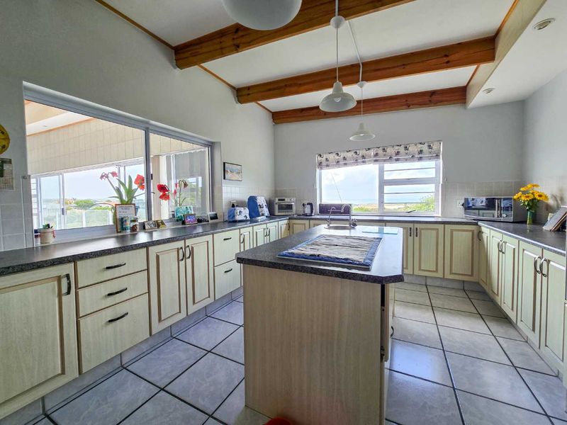 Exceptional coastal living with River and Sea Views – Stilbaai- Wes. - Photo 9
