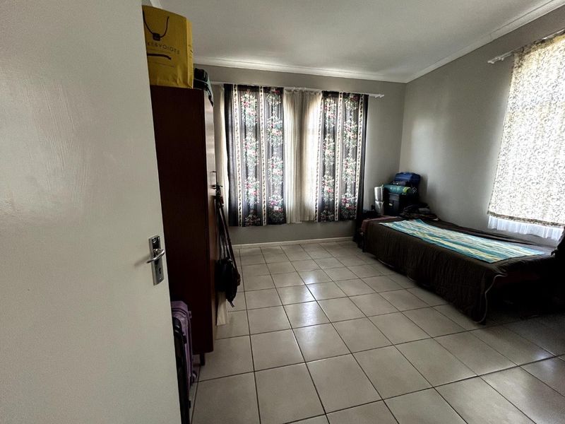 6-Bedroom Double-Storey House - Photo 7