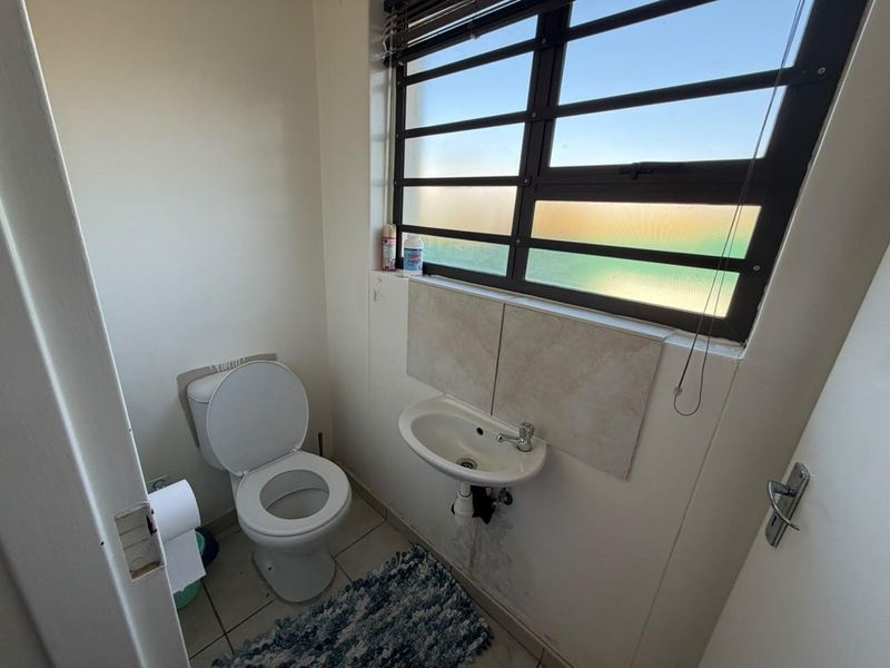 2 BEDROOM APARTMENT FOR SALE - ROCKY CREST - Photo 6