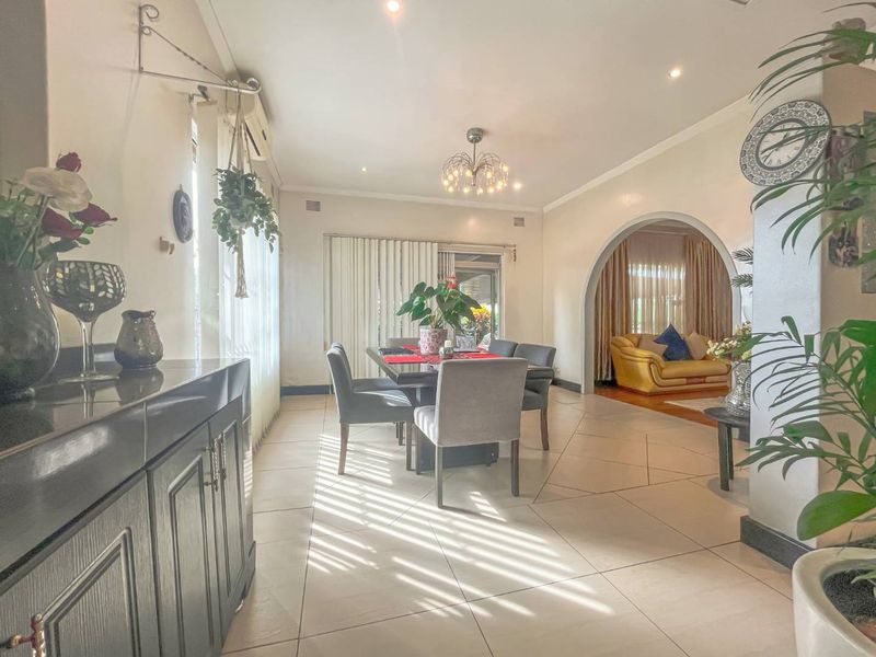 Spacious 4 bedroom entertainers dream home. - Photo 8