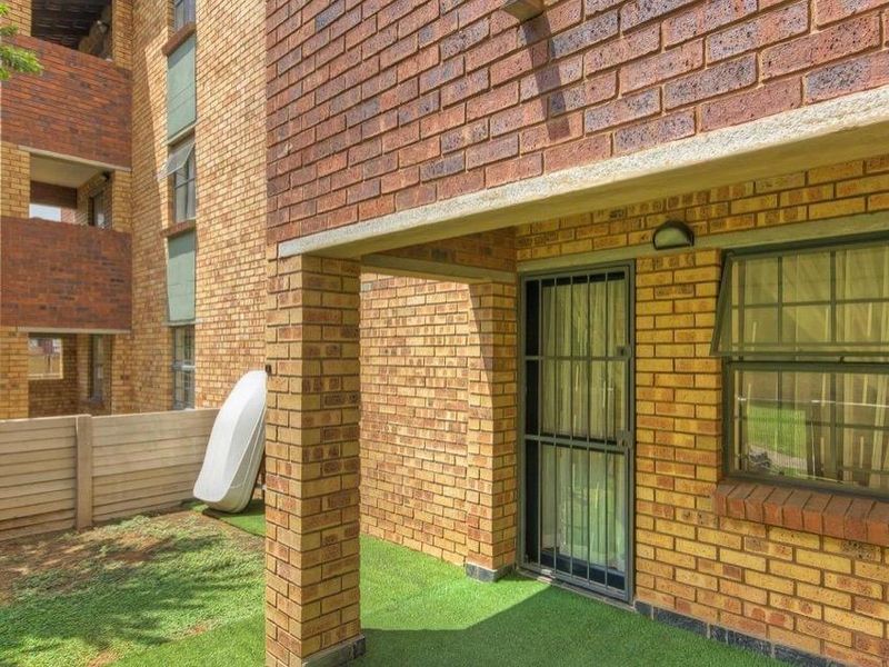 Ground floor 2 Bedroom - Photo 5