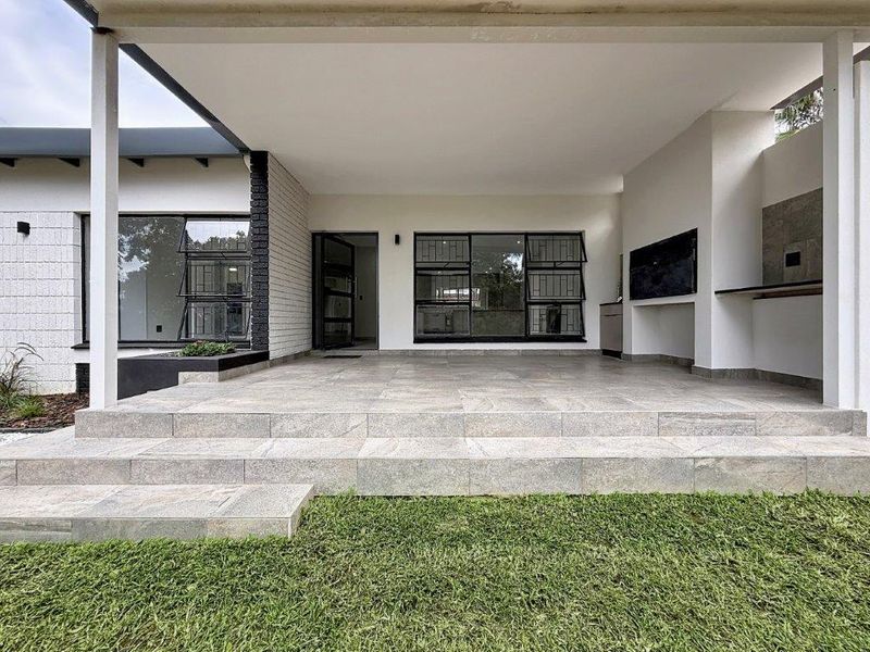 FAMILY LIVING IN MODERNISED HOME. - Photo 3