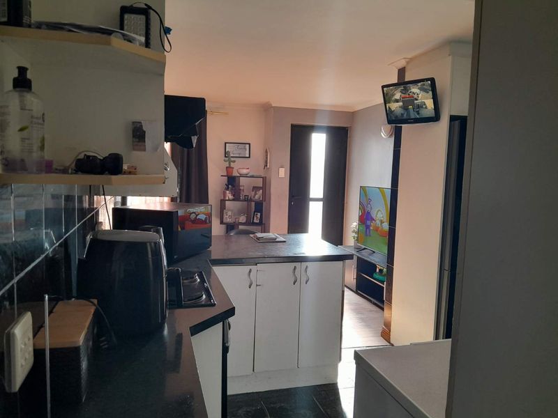 Beautiful face-brick 3-bedroom Home - Photo 3