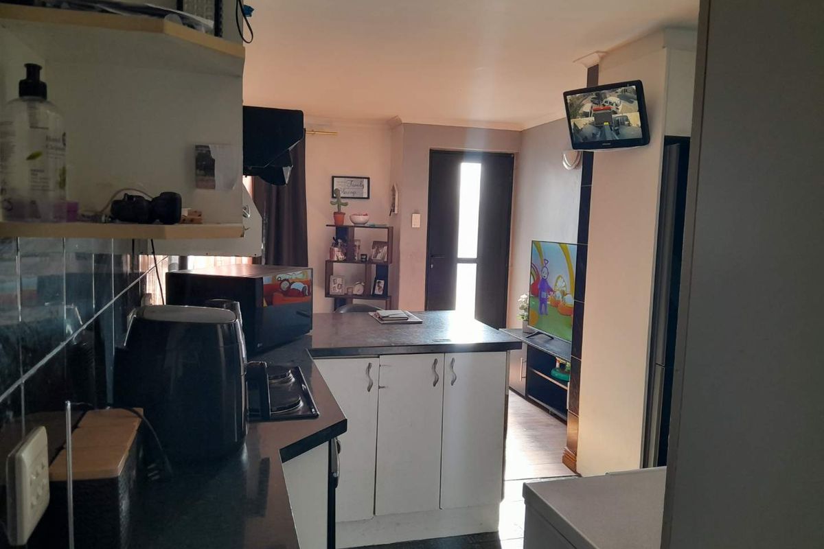 Beautiful face-brick 3-bedroom Home - Photo 3