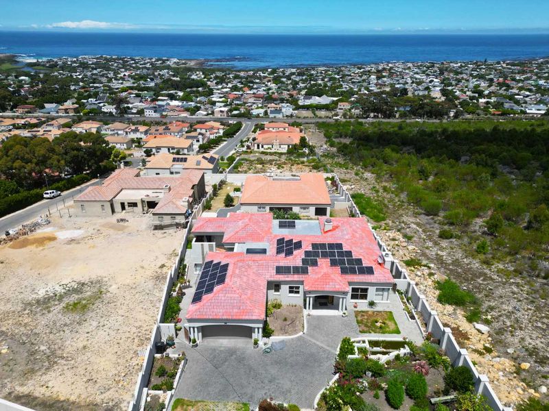 Coastal Elegance Reimagined - Photo 9