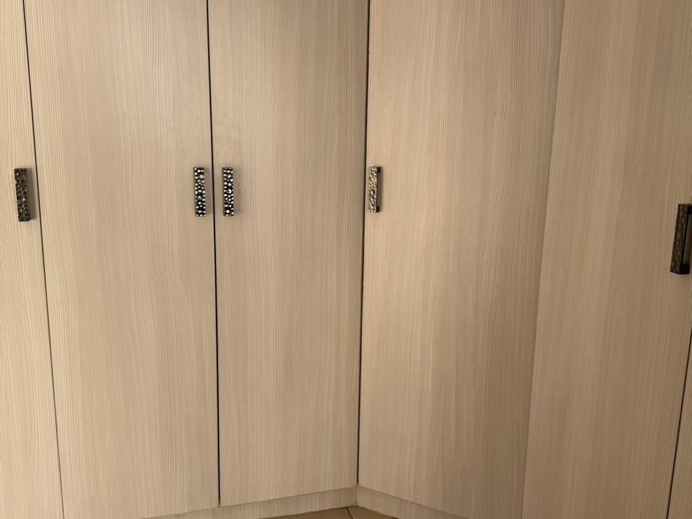 Bedroom 1 wardrob