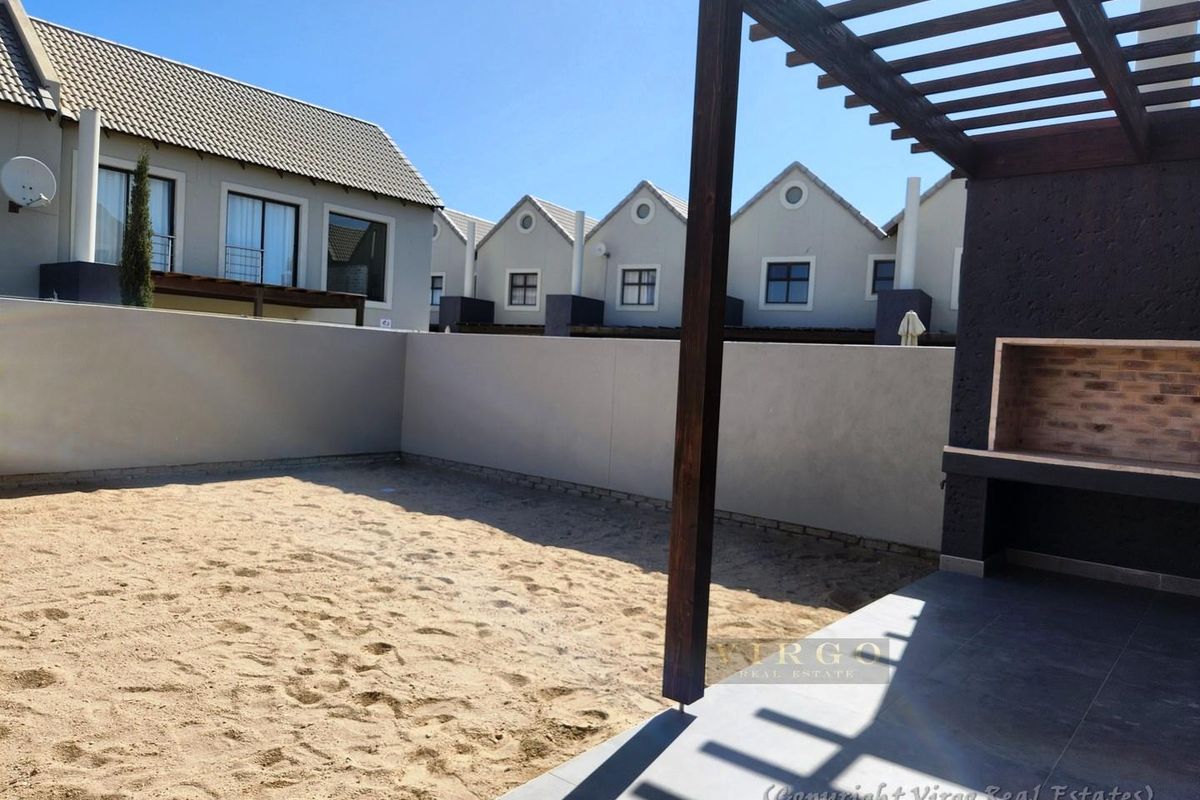 FOR RENT | 3-BEDROOM TOWNHOUSE | SWAKOPMUND EXT 15 - FROM 10 MAY 2026 - Photo 5