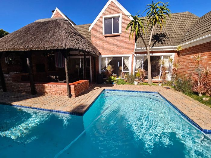 Property #2389548, House Rental Monthly in Lovemore Heights