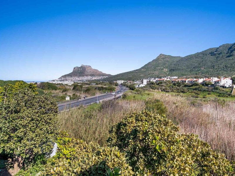 Coastal Living Meets Ultimate Convenience - Photo 2