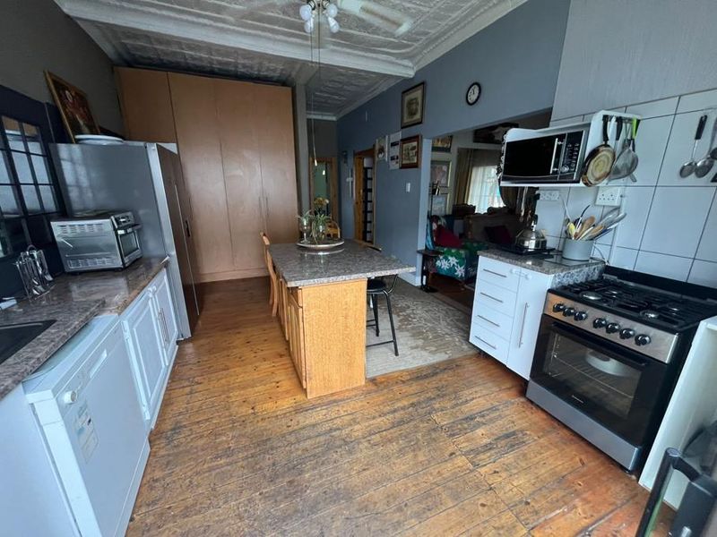 4 Spacious Bedroom House for Sale in Florentia - Photo 5