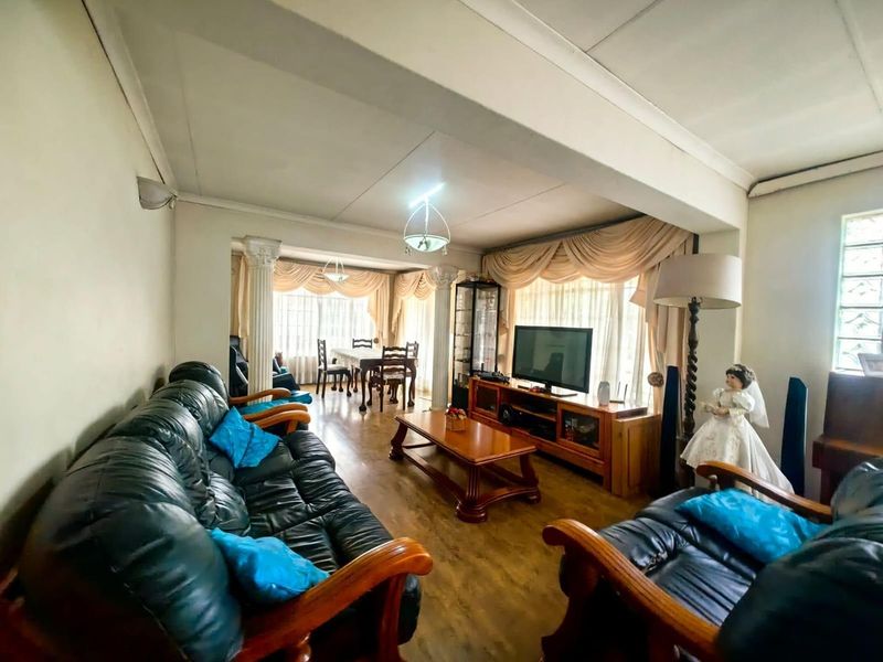 Bargain - One Investment - Three Properties | Triple the Potential, Triple the Return - Photo 4