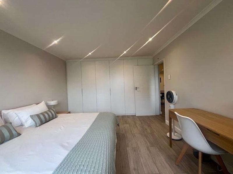 JUST GORGEOUS - Photo 7