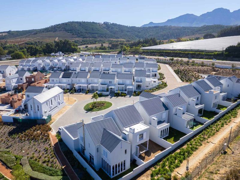 Sophisticated Winelands Living in a Modern Double-Storey Home in Volière Estate Stellenbosch - Photo 3