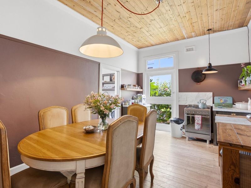 Extra-large, Character Two-Bed in Bantry Bay - Photo 3