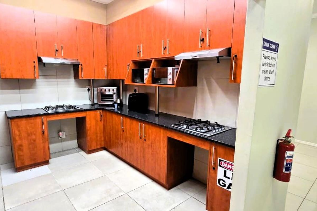 Room to rent for adult only at 159 Voortrekker Road - Photo 5