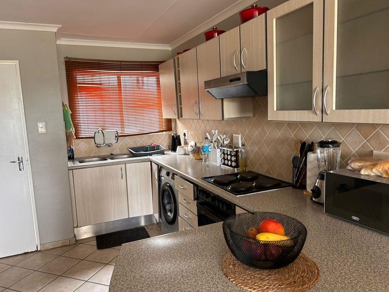 Newly couple or Young Professionals - Photo 5