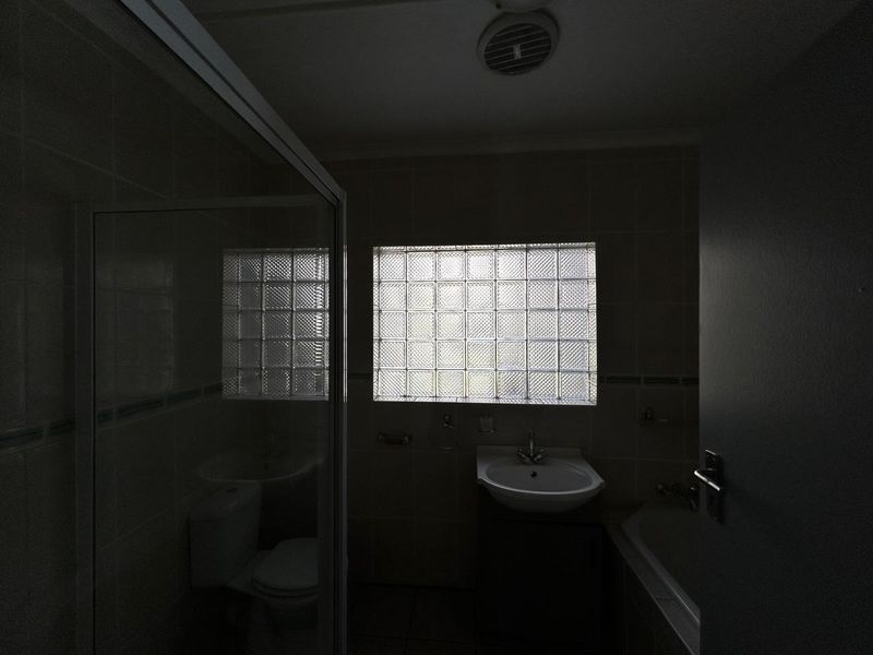 Stunning 4 bed home - Photo 10