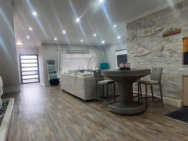 Fully Furnished Dual Living Home – Ocean View - Photo 4