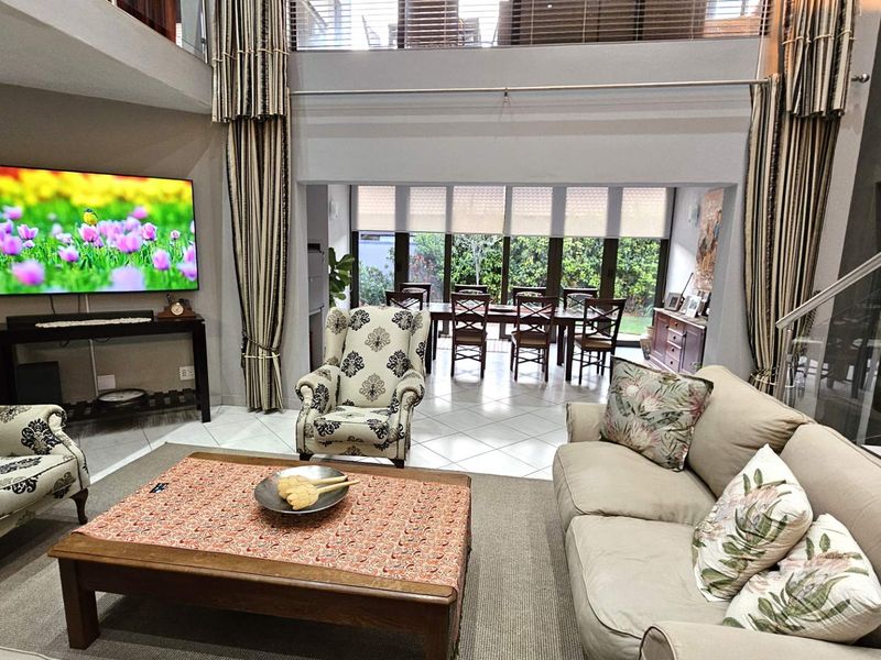 7 Bedroom Executive Family Home in Popular Security Estate in Melodie Hartbeespoort - Photo 7