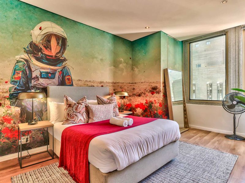 Cape Town City Art Deco Apartment with Unique Appeal & Views - Photo 3