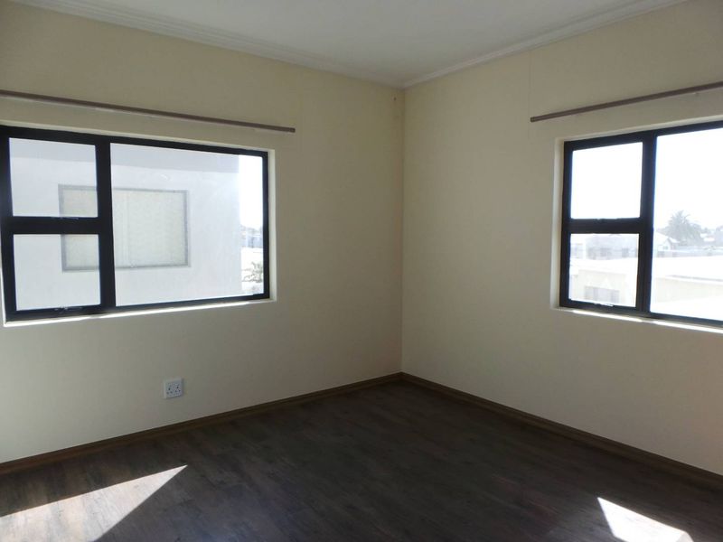Flat Complex offering 6 Duplex 4 bedroom Town Houses good neighbourhood - Photo 7
