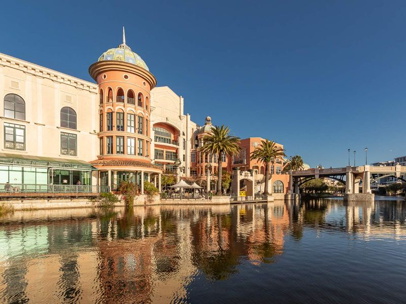 Modern 1-Bedroom Apartment – The Manhattan, Century City - Photo 2