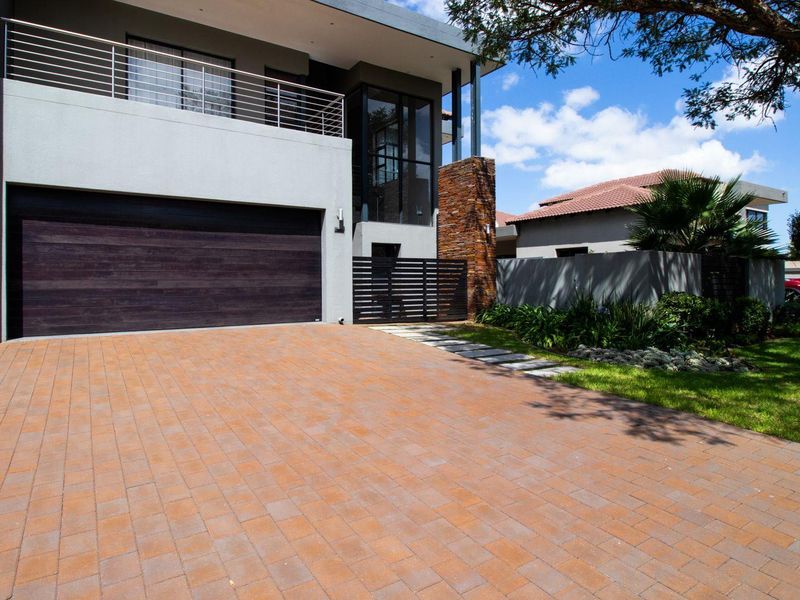 Exclusive La Como Estate: A Lifestyle of Elegance! - Photo 6