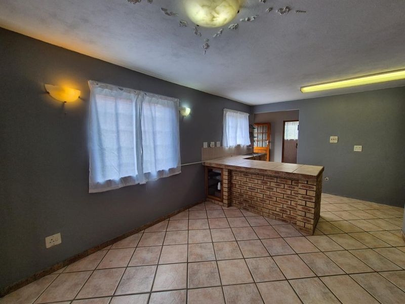 DUPLEX Shared Property - Photo 9
