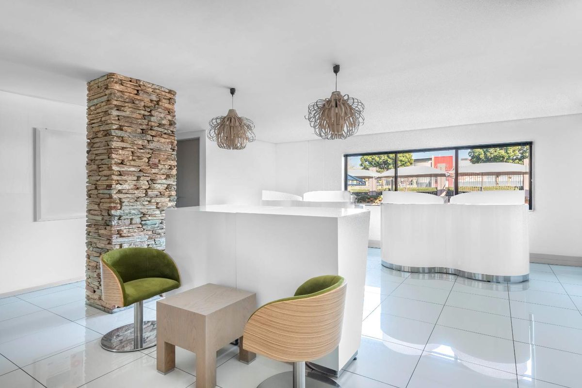 Private office space for 4 persons in Regus East Rand Stoneridge - Photo 5