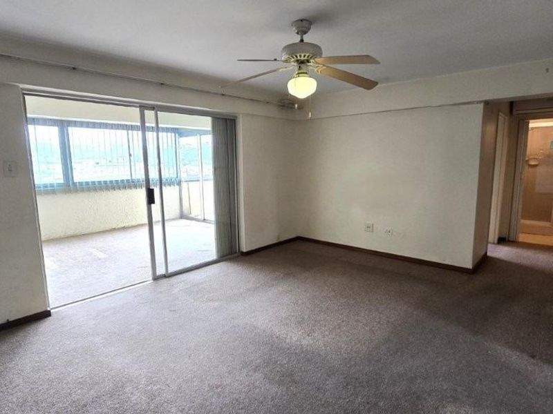 UNIQUIE (94 SQM) (1ST FLOOR FLAT) WITH 2 LOUNGES, OPEN BALCONY &amp; GARAGE. - Photo 7