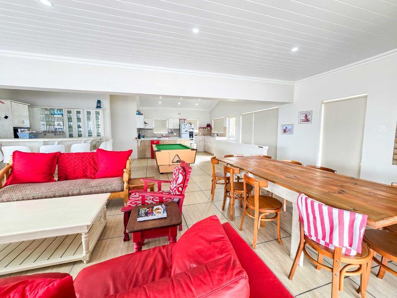 For Sale in Jongensfontein – Stunning Home with Breathtaking Sea Views - Photo 5