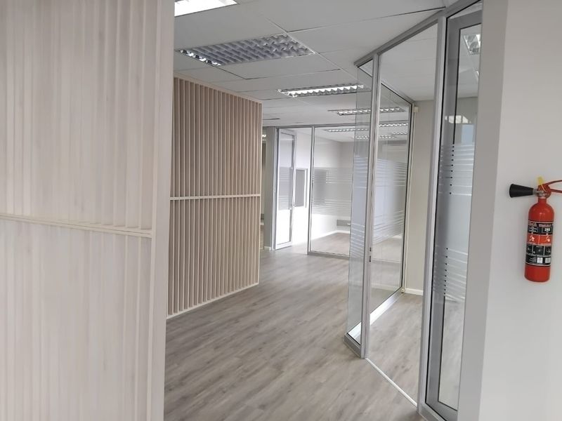 Modern & Spacious Commercial Office Space To Rent - Photo 7