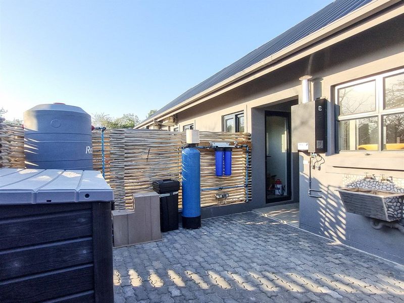 Modern Home in a Tranquil Area - Photo 9