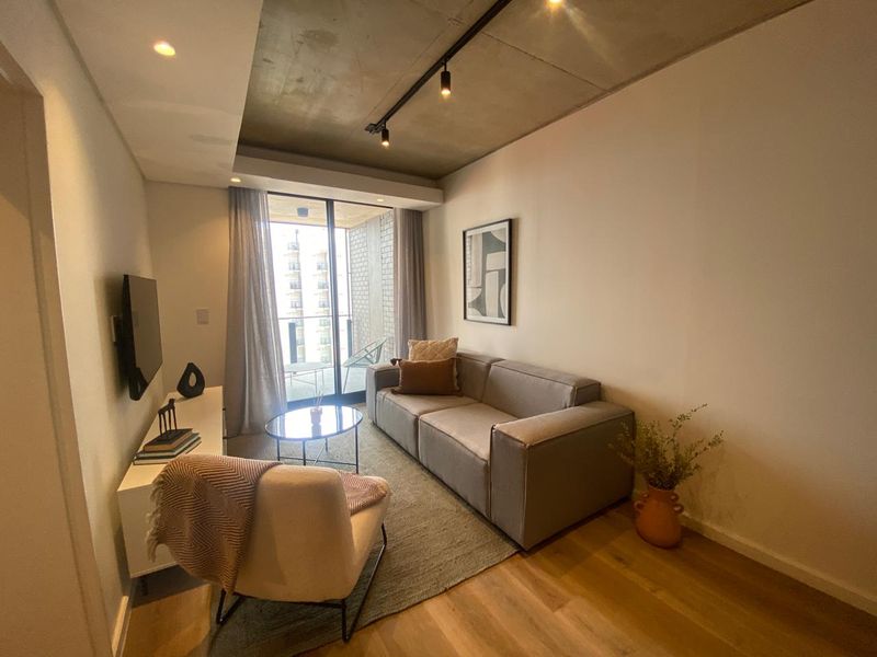 Lovely furnished 2 bedroom in Station House - Photo 4