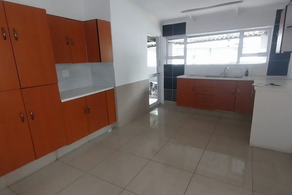 Discover Comfort & Eco-Luxury in This 3-Bedroom Gem - Photo 3
