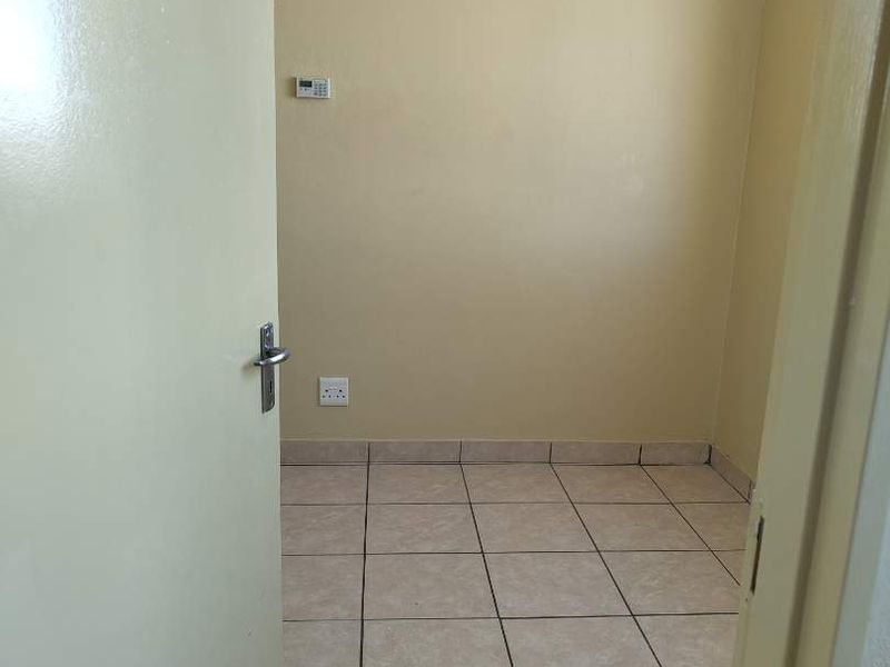 Your New Beginning: 2-Bed Apartment in Meadowlands - Photo 4