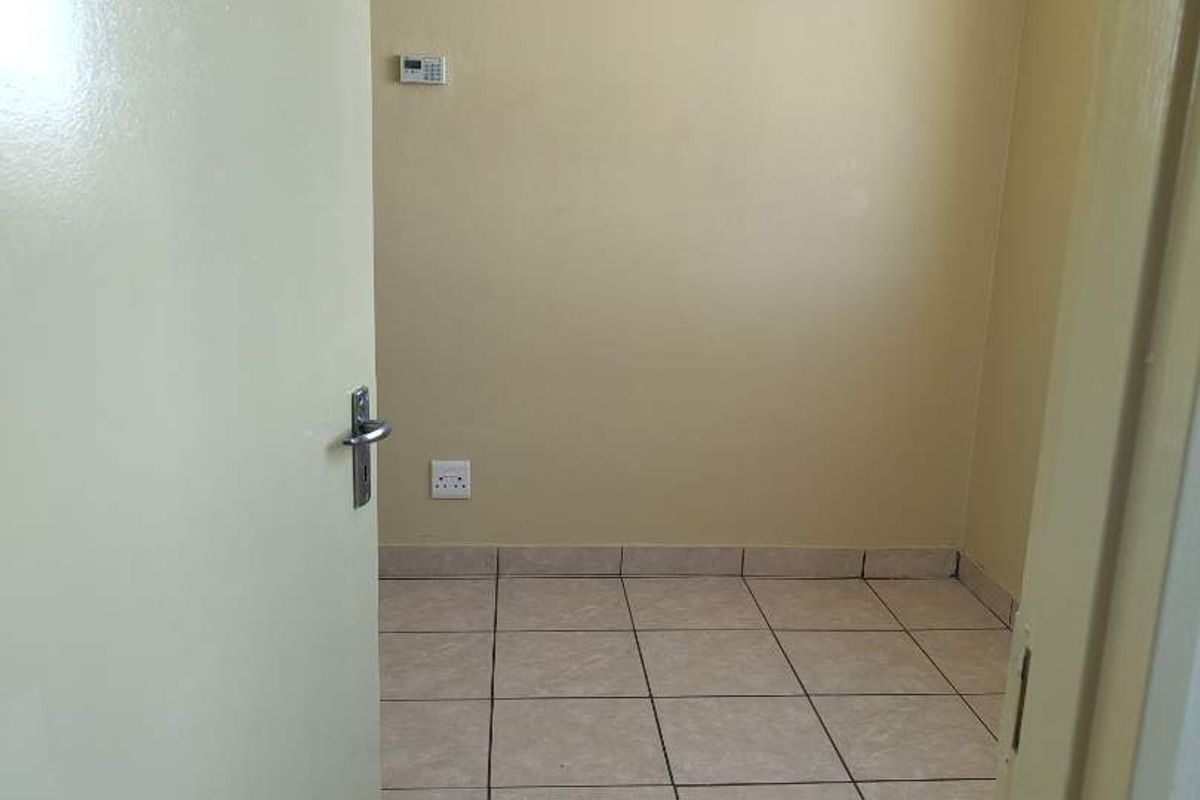 Your New Beginning: 2-Bed Apartment in Meadowlands - Photo 4