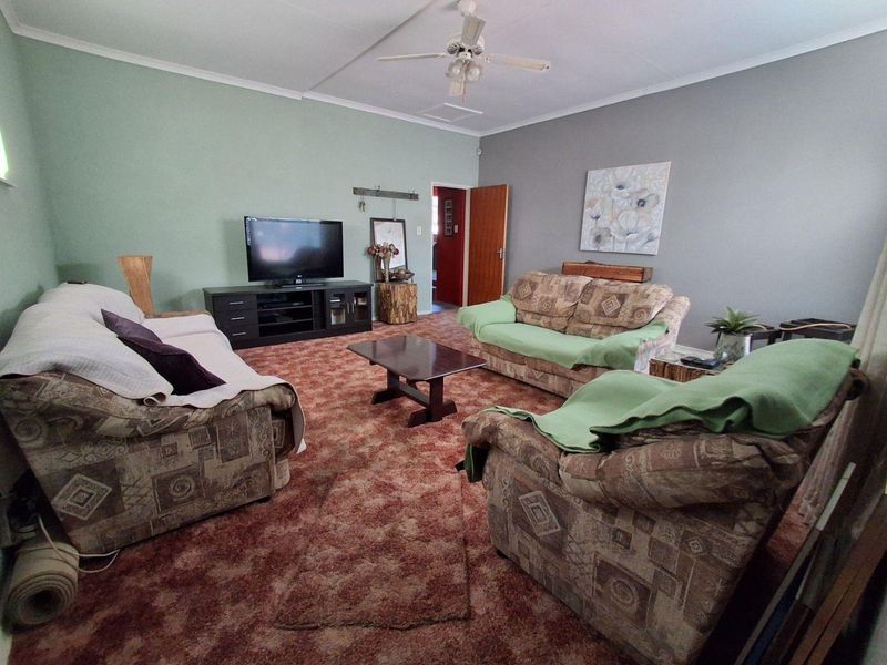 Large Family Home for sale - Photo 7