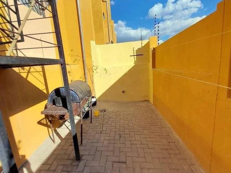 Townhouse for Sale - Photo 5