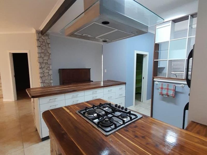 SPACIOUS FAMILY HOUSE AT ROSSMUND !! - Photo 9