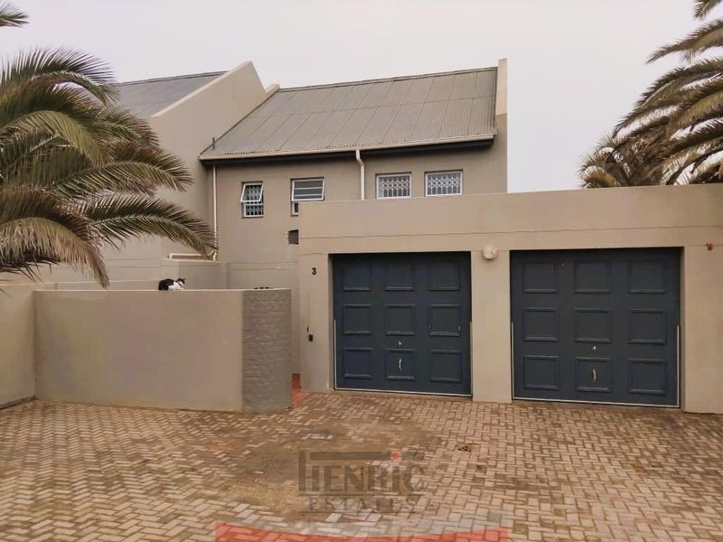 Secure Complex Living - Photo 8