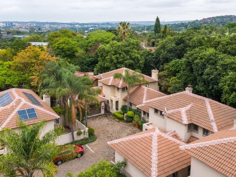 4 Bedroom House for Sale - Photo 2