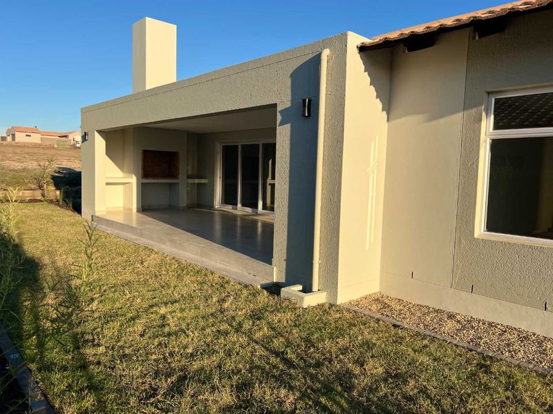 Lagoon Views. Effortless Living. Endless Possibilities. - Photo 4