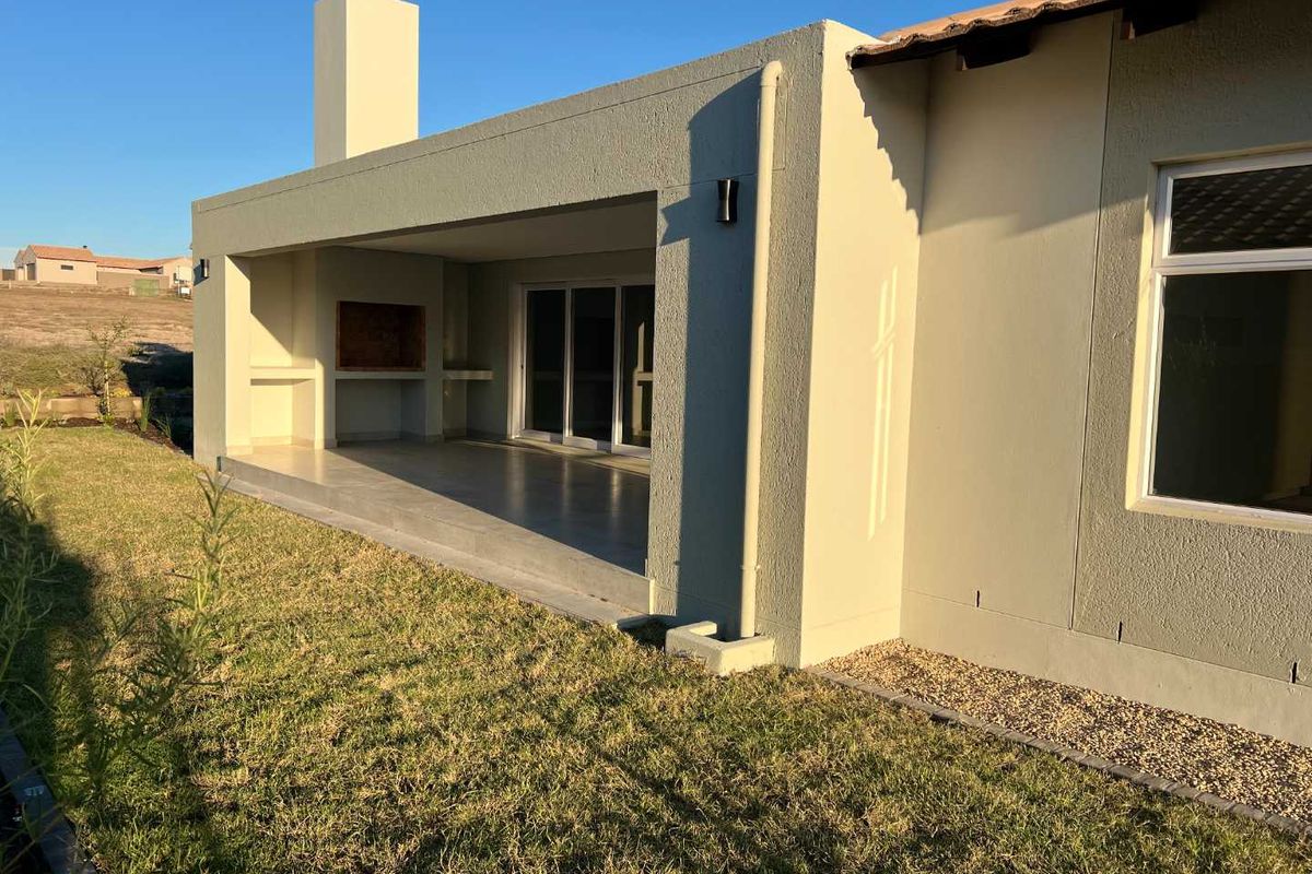 Lagoon Views. Effortless Living. Endless Possibilities. - Photo 4