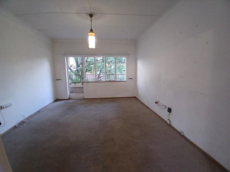 74m2 Lovely Spacious up Stairs unit. - Photo 5