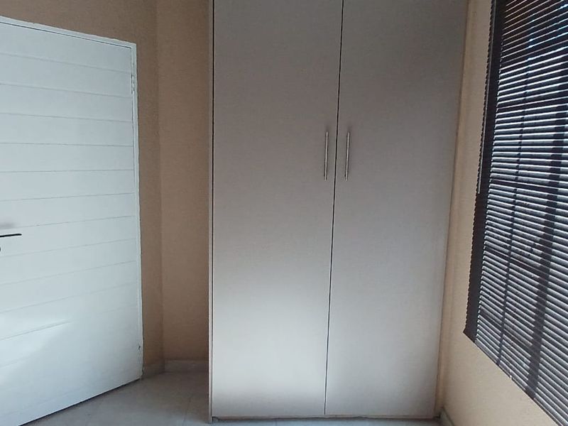 Glen Marais – Renovated 3-Bedroom Home - Photo 9