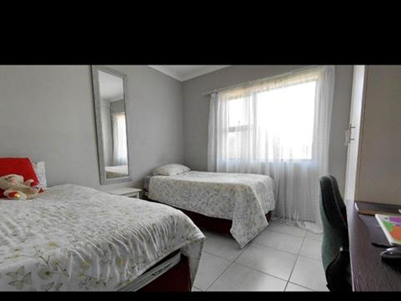 Duplex For sale in Brentwood Park - Photo 6