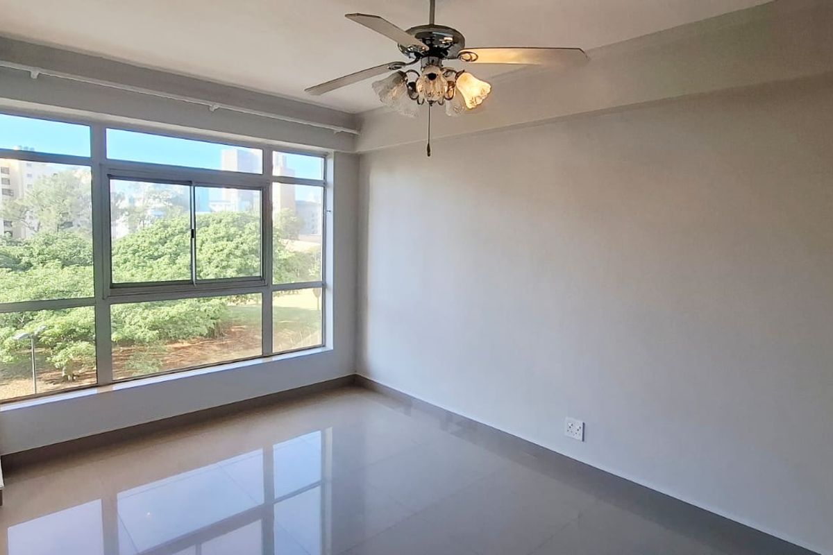 Immaculate Kitchen & Elegant Bedroom in Prime Location! - Photo 4