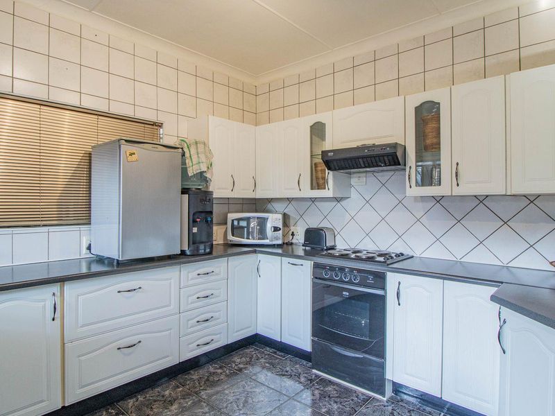 Perfect Building for Business & Living - Photo 8