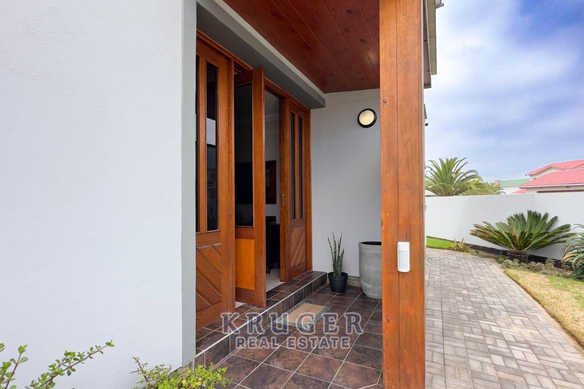 Big Family? Holiday Home? Why Not Both? - Photo 2